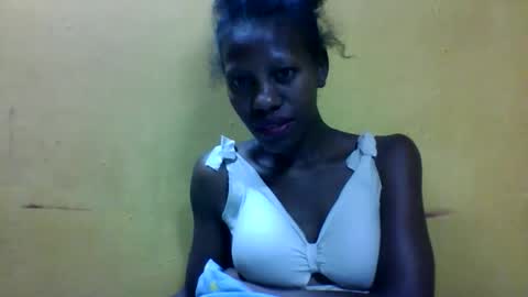 edwige770943 online show from April 21, 3:24 am