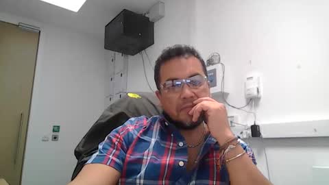 EdM online show from January 12, 9:05 am