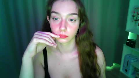 effie_balconii online show from April 5, 1:30 pm