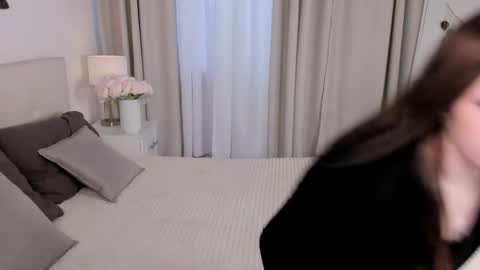 Effie Mur online show from April 1, 5:30 am