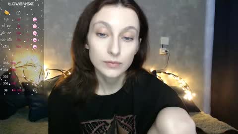 Snapshot of effy_gray chatting on February 24, 9:21 am Anna online show from February 24, 9:21 am