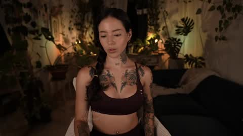 Effy online show from April 28, 2:27 am