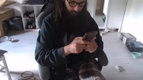 eighthundredeightyeight online show from April 21, 10:11 am