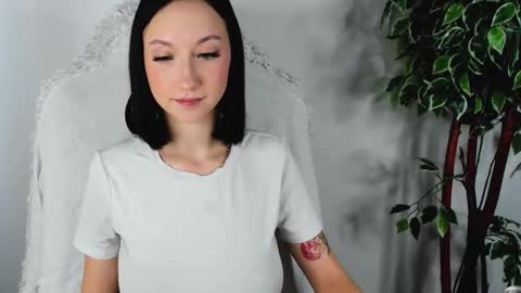 eileenmoores online show from September 18, 5:44 am