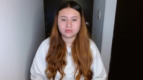 Snapshot of eimy_collin chatting on February 18, 5:53 am EIMY MODEL INDEPENDENT online show from February 18, 5:53 am