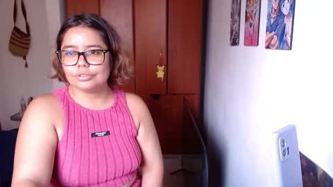 eimy_saenzz online show from February 7, 6:44 pm