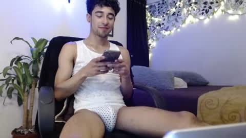 xoxo online show from December 10, 2:38 am