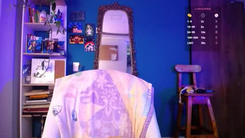 Ela  Help me reach 100 thumbs up online show from December 5, 5:17 am