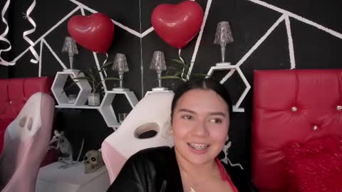 Snapshot of ela_hilton3 chatting on February 24, 11:19 pm Ela online show from February 24, 11:19 pm