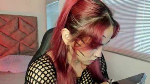 Elaia online show from October 22, 8:32 pm