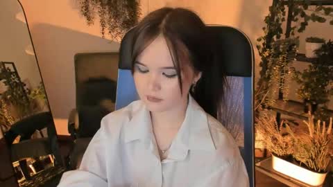 Your sweet girl online show from April 27, 4:15 pm