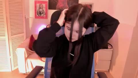 Your sweet girl online show from November 6, 7:28 pm