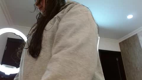 elamurray online show from November 26, 11:18 am