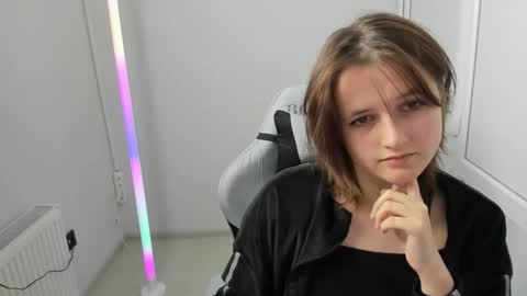 Evie online show from April 25, 7:21 am