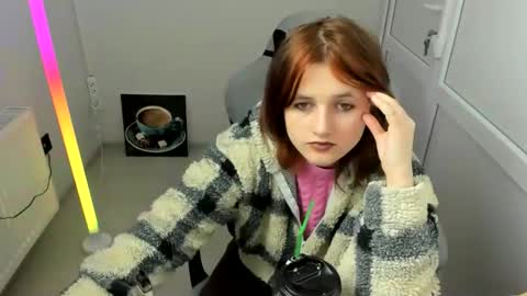 Evie online show from May 14, 10:35 am