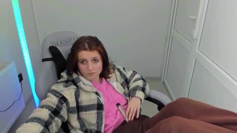 Evie online show from May 15, 10:45 am