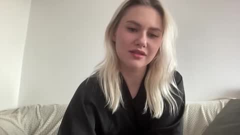 elaraluxxxe online show from October 28, 11:11 am