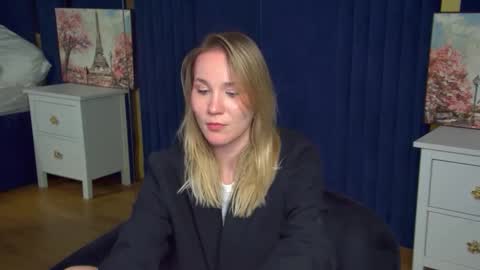 elaravoltage online show from March 31, 5:24 pm