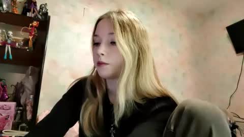 MIa online show from April 9, 12:33 pm