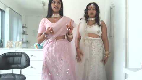 Kaykay online show from October 20, 2:00 pm