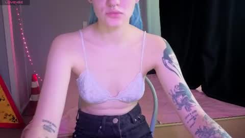 elieiza_xo online show from July 10, 9:14 am