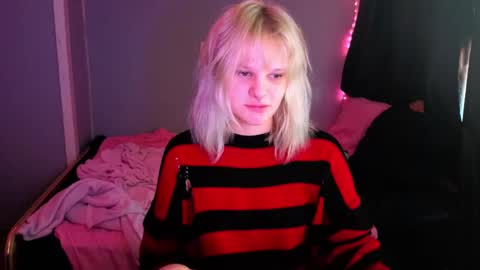 elieiza_xo online show from April 19, 10:05 am