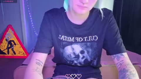 elieiza_xo online show from July 18, 10:06 am