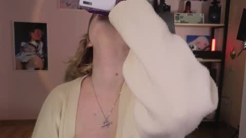 Ellie online show from February 20, 6:19 am