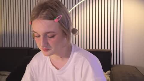 Ellie online show from April 23, 5:26 am