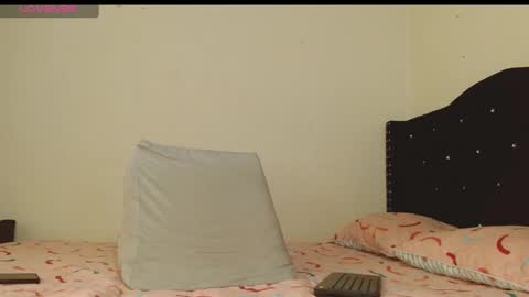 elii_sweet_ online show from February 16, 3:27 pm