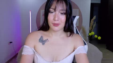 eliiih_ online show from April 24, 3:08 am