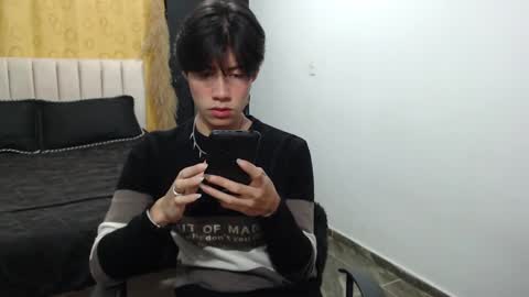 Snapshot of elio_collem chatting on December 7, 8:16 am ELIO online show from December 7, 8:16 am