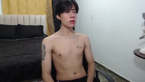 Snapshot of elio_collem chatting on December 27, 8:35 am ELIO online show from December 27, 8:35 am