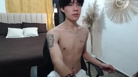 Snapshot of elio_collem chatting on October 9, 7:36 am ELIO online show from October 9, 7:36 am