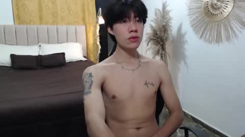 Snapshot of elio_collem chatting on October 16, 7:41 am ELIO online show from October 16, 7:41 am