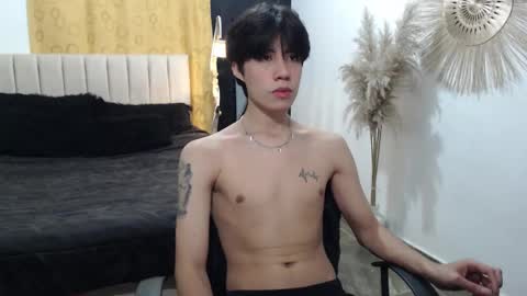 Snapshot of elio_collem chatting on September 16, 2:13 am ELIO online show from September 16, 2:13 am