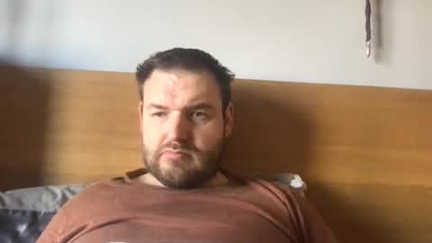 e26 online show from March 5, 12:47 pm