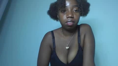 elisa821456 online show from March 6, 3:22 pm