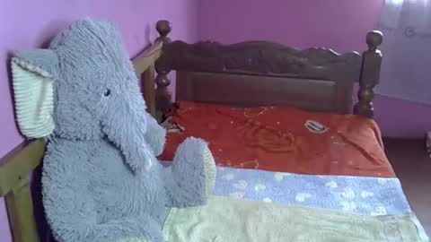 elisah01 online show from March 19, 5:57 am