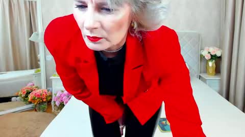 Elissa online show from January 13, 9:20 pm