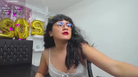 elith_berry69_ online show from March 2, 9:32 pm