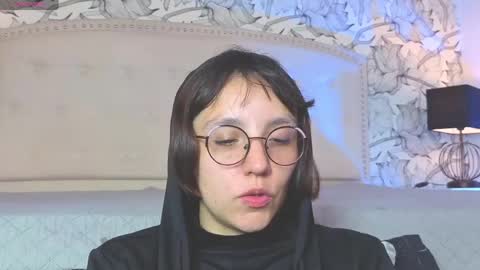 Eliza online show from April 21, 1:42 am