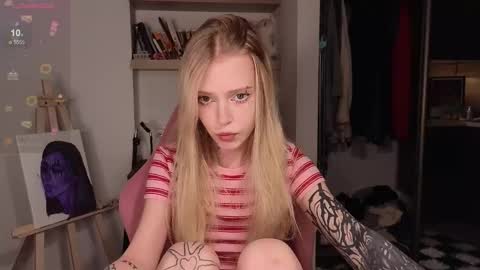 Elizabeth online show from December 19, 2:34 pm