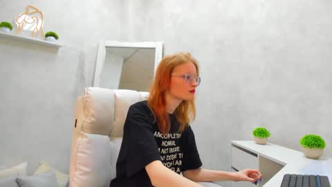 Snapshot of elizabeth_harpper chatting on March 10, 8:17 am Elizabeth online show from March 10, 8:17 am