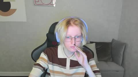 Snapshot of elizabeth_harpper chatting on September 20, 1:30 am Elizabeth online show from September 20, 1:30 am