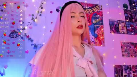    Independent Model online show from May 25, 4:35 pm