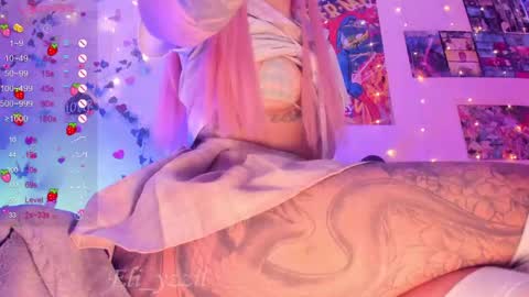   Independent Model online show from May 29, 2:48 pm