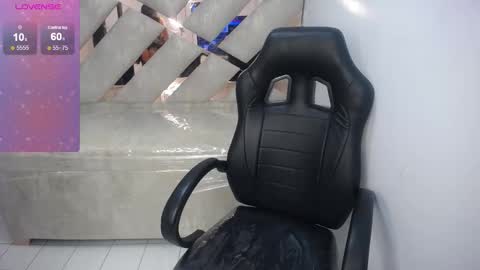 Elizabeth online show from March 29, 1:24 pm