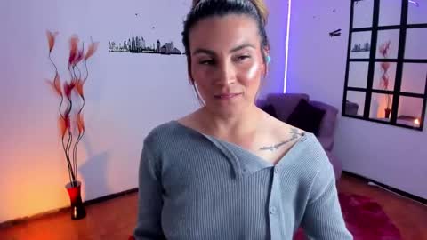 Elizabeth online show from October 22, 11:39 pm