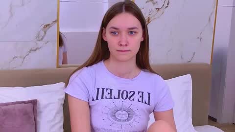 Elizabeth online show from November 30, 7:54 pm